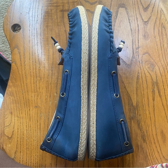UGG Women's Blue Moccasins Size 11 - Picture 2 of 7